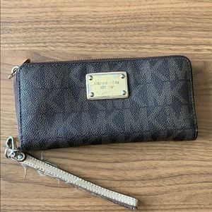 Michael Kors Jet Set Wallet